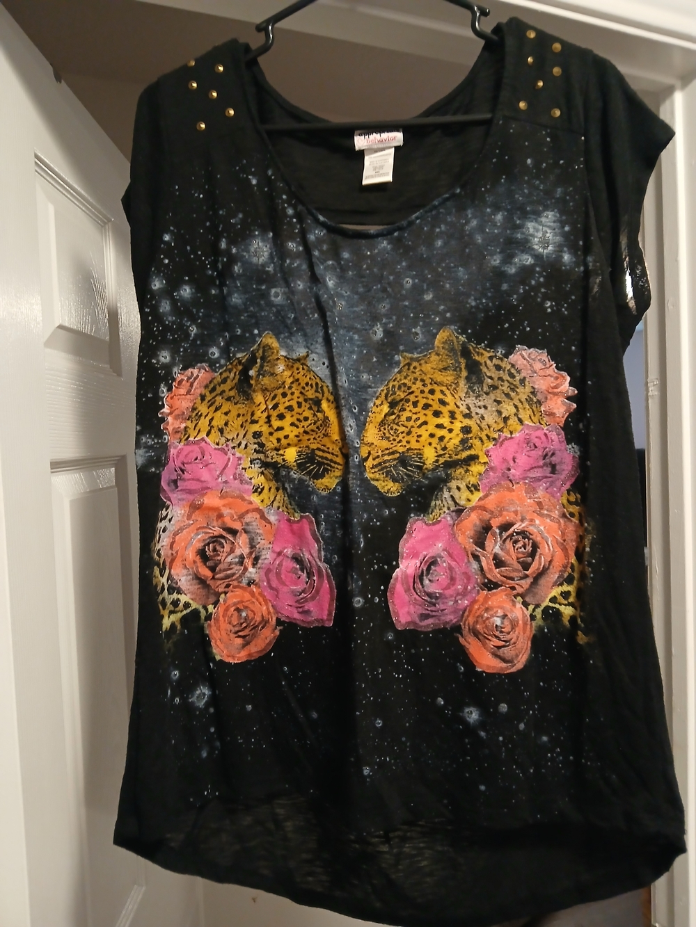 Women's Black Graphic Leopard & Rose Print Tee